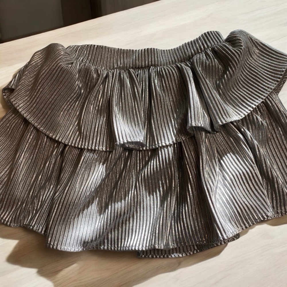 Disney toddler girl 3T silver ruffle skirt, let the twirling begin